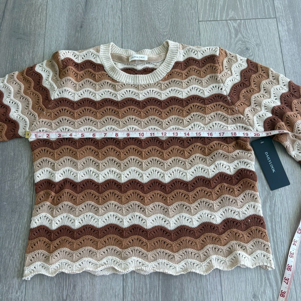 NWT Olivia Grey Womens Tan Multi Chevron Striped Open Knit Sweater Size M - Picture 3 of 13